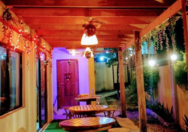 اتاق اکونومی, Stay N Save B&b