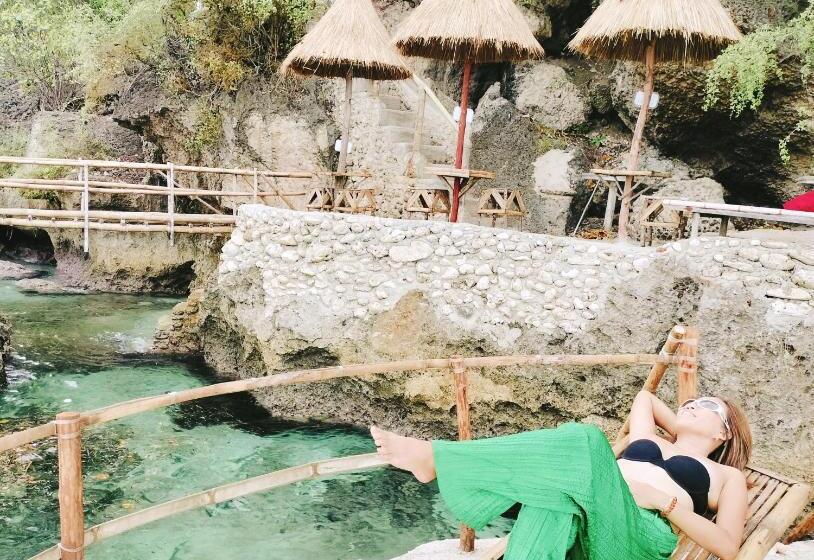 اتاق اکونومی, Stay N Save B&b