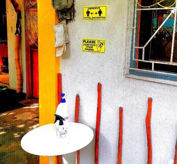 اتاق اکونومی, Stay N Save B&b