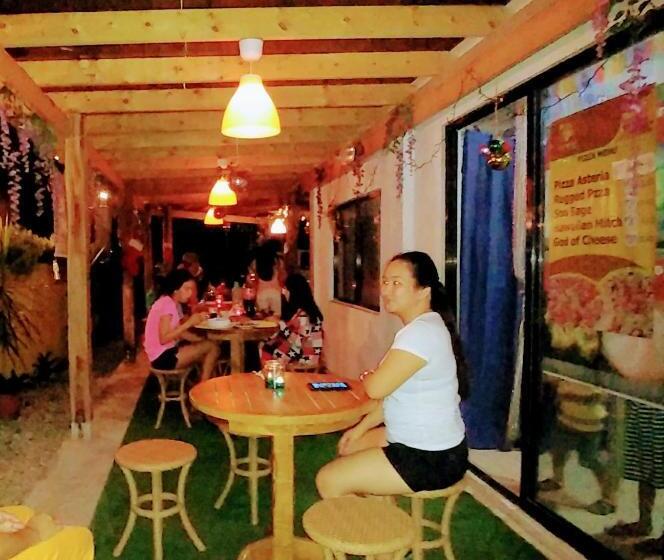 اتاق خانوادگی, Stay N Save B&b