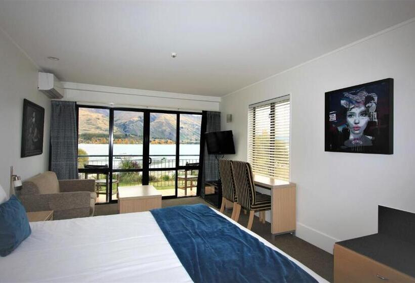 Standard studio with lake view, The Moorings Motel And Apartments