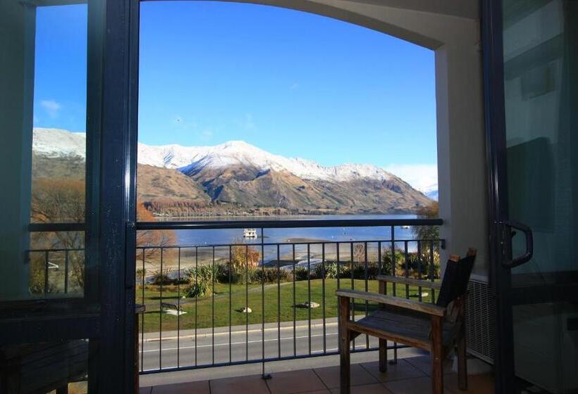 Standard studio with lake view, The Moorings Motel And Apartments