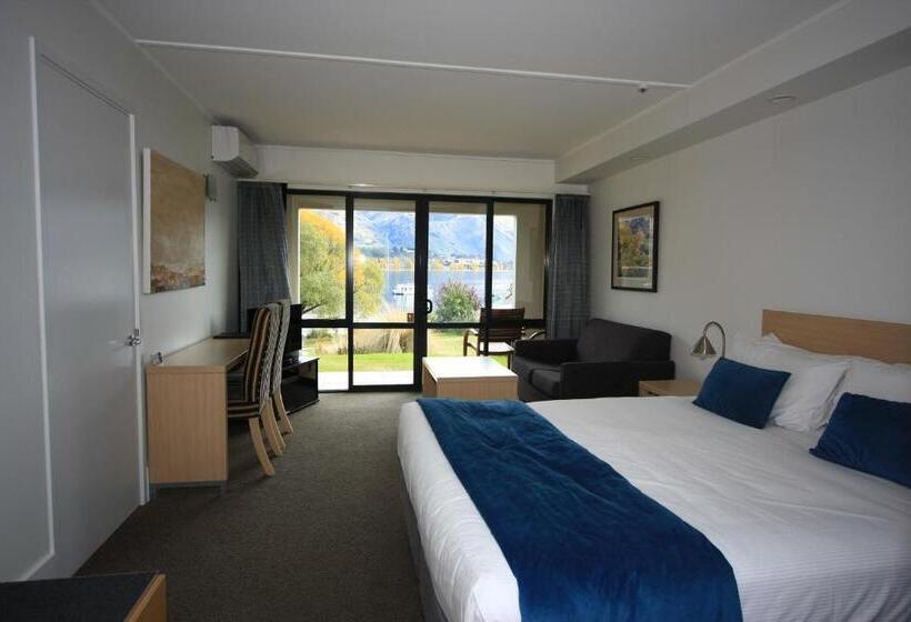 Standard studio with lake view, The Moorings Motel And Apartments