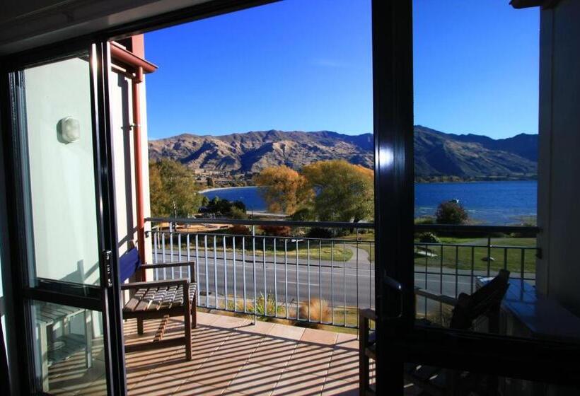 Standard studio with lake view, The Moorings Motel And Apartments