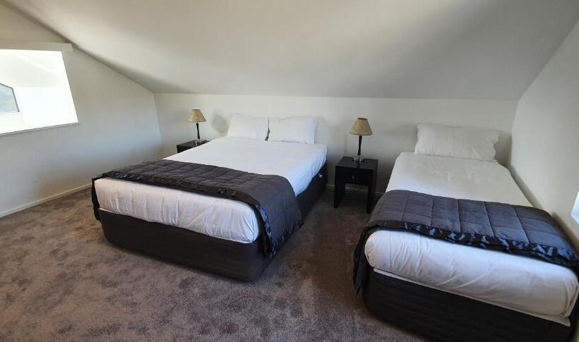 침실 3개 아파트, The Moorings Motel And Apartments