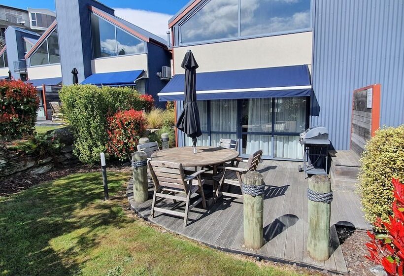 דירת שלושה חדרים, The Moorings Motel And Apartments