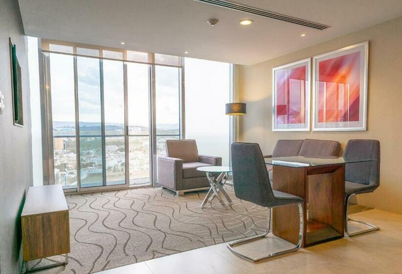 سوئیت مستر, The View Hotel By Covalia