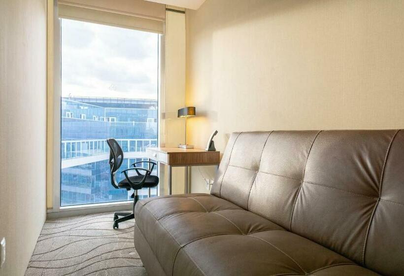 سوئیت مستر, The View Hotel By Covalia