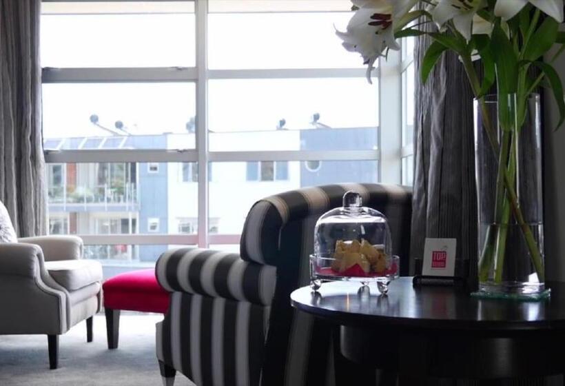 اتاق لوکس با چشمانداز دریا, Top Floor Bed And Breakfast