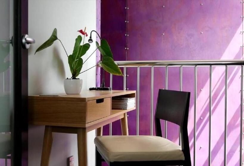 اتاق لوکس با چشمانداز دریا, Top Floor Bed And Breakfast