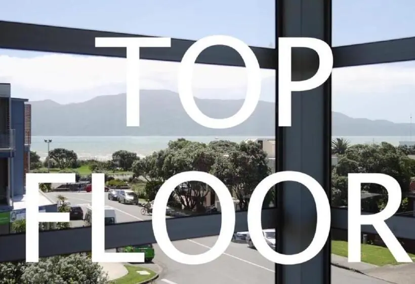 オーシャンビューデラックスルーム, Top Floor Bed And Breakfast