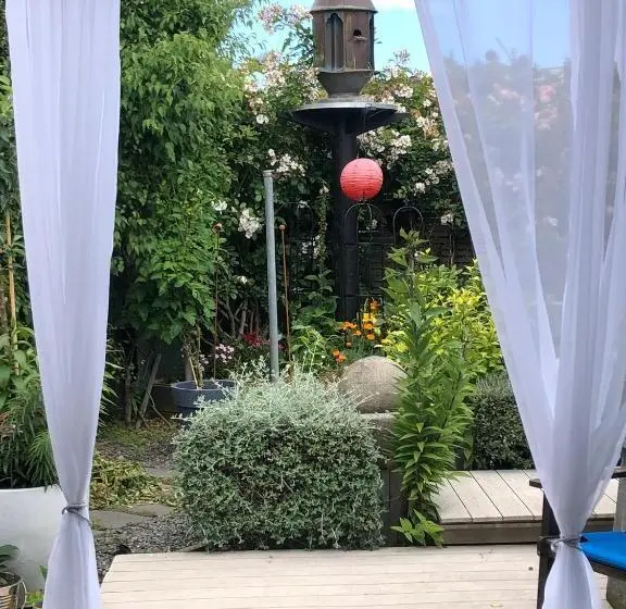 デラックスルーム, Top Floor Bed And Breakfast