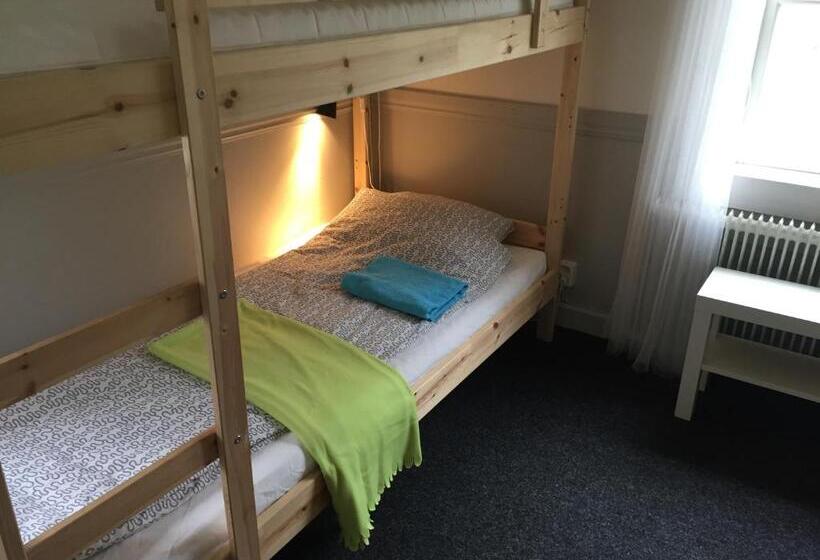 스탠다드 4인용 룸 공용 욕실, Tranås Vandrarhem