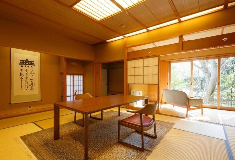 غرفة إدارية ثلاثية, Shaga No Sato Yumeya