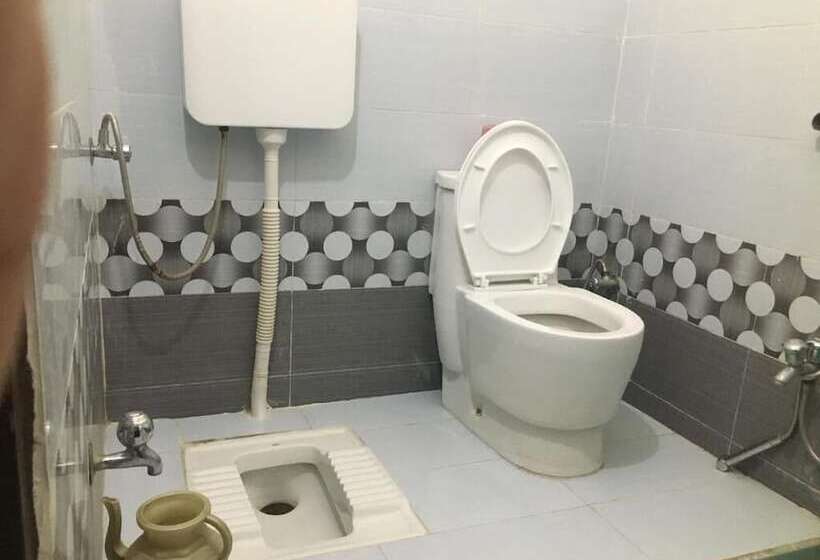 اتاق لوکس, Embassy Inn Guest House Hyderabad