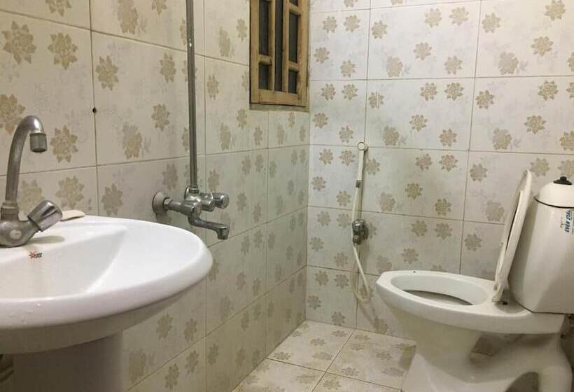 اتاق لوکس, Embassy Inn Guest House Hyderabad