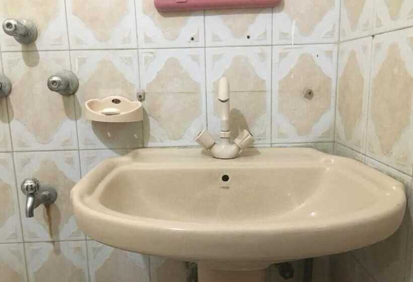 اتاق لوکس, Embassy Inn Guest House Hyderabad