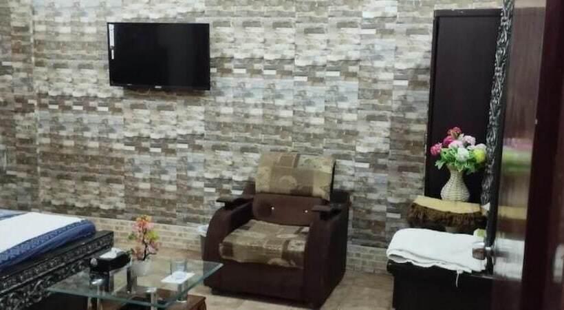 اتاق لوکس, Embassy Inn Guest House Hyderabad