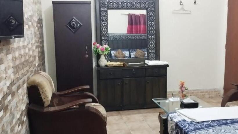 اتاق لوکس, Embassy Inn Guest House Hyderabad