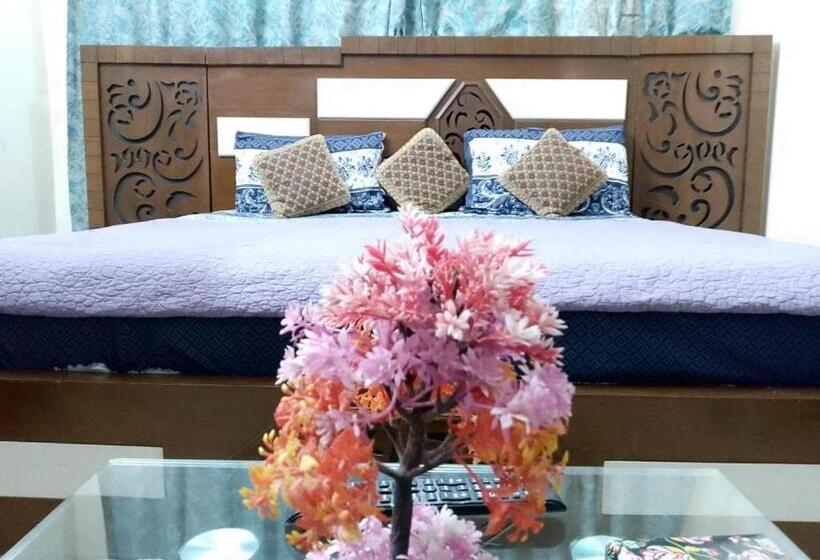 اتاق لوکس, Embassy Inn Guest House Hyderabad