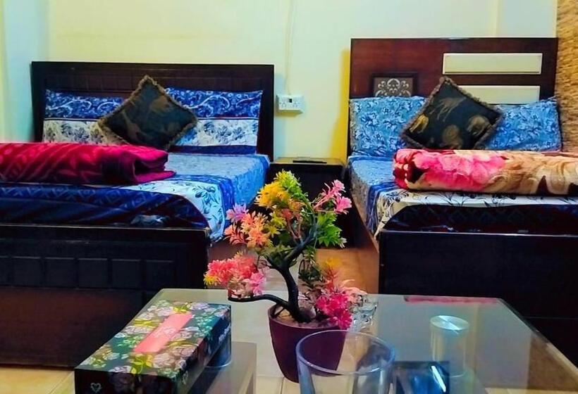 اتاق لوکس خانوادگی, Embassy Inn Guest House Hyderabad