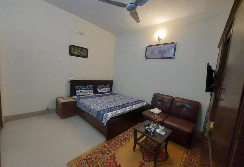 اتاق لوکس, Embassy Inn Guest House Hyderabad