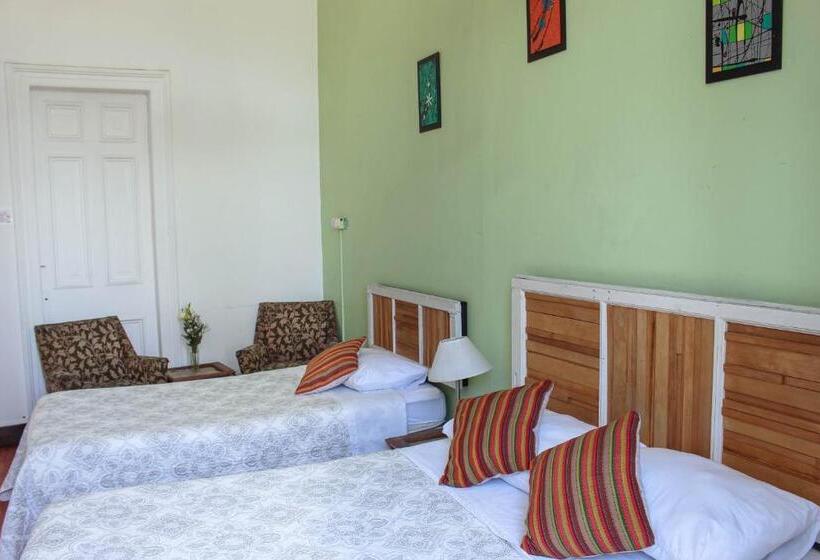 اتاق استاندارد سه تخته با سرویس بهداشتی مشترک, Nómada Eco Hostal