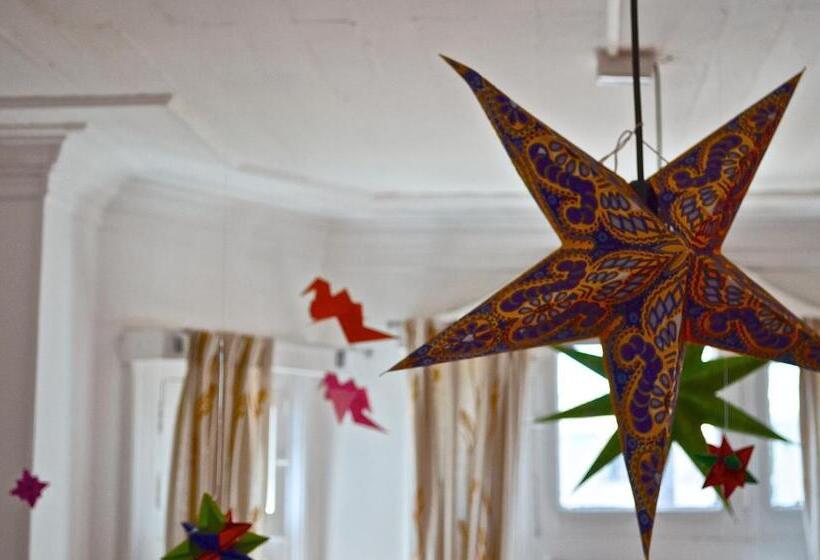 تختخواب در اتاق مشترک, Nómada Eco Hostal