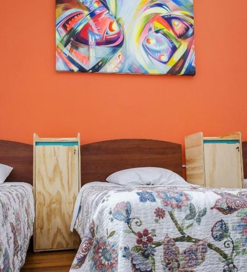تختخواب در اتاق مشترک, Nómada Eco Hostal