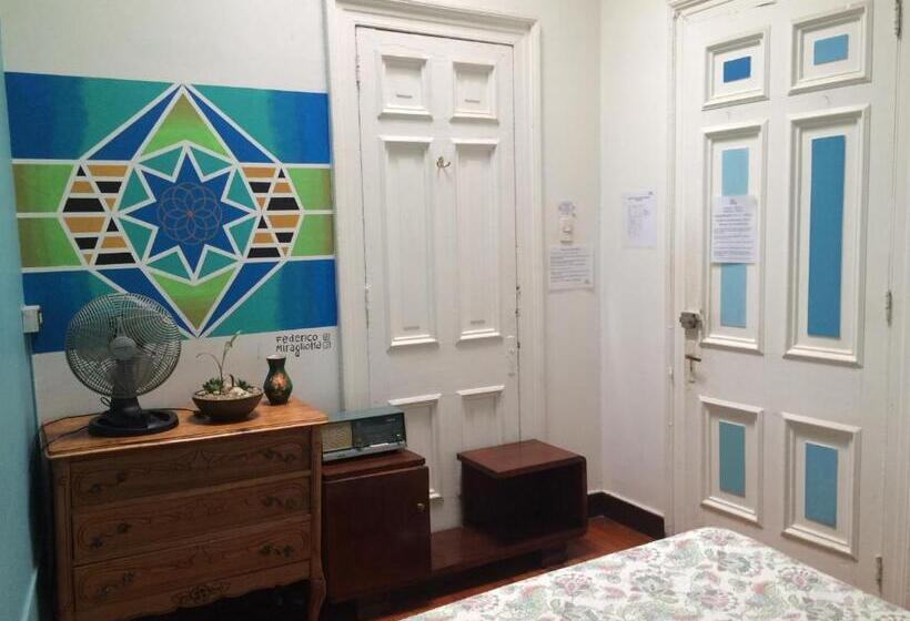 اتاق استاندارد یک تخته با سرویس بهداشتی مشترک, Nómada Eco Hostal