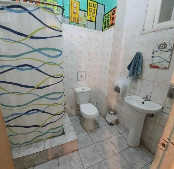 اتاق ساده سه‌ نفره, Nómada Eco Hostal