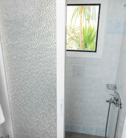 דירת חדר נוף לים, Haraki Sand Beach