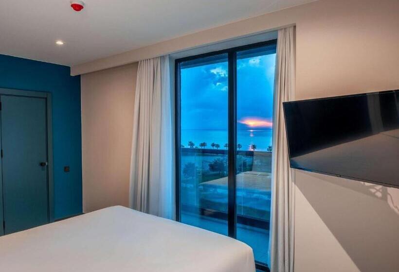 سوییت با چشمانداز دریا, Ibis Styles Batumi