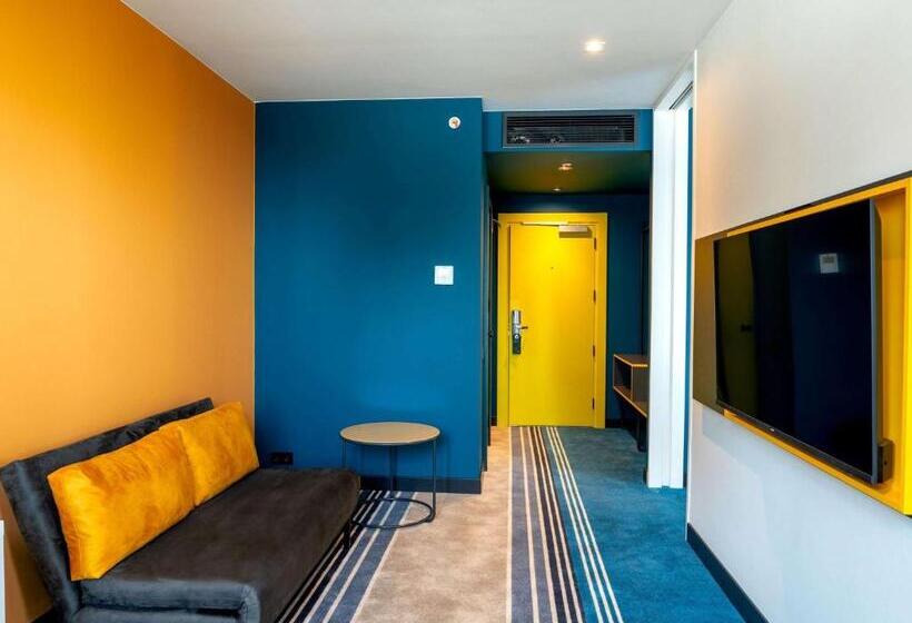 سوییت با چشمانداز دریا, Ibis Styles Batumi