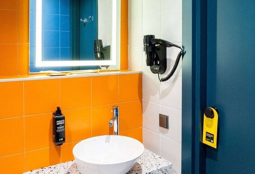 سوییت با چشمانداز دریا, Ibis Styles Batumi