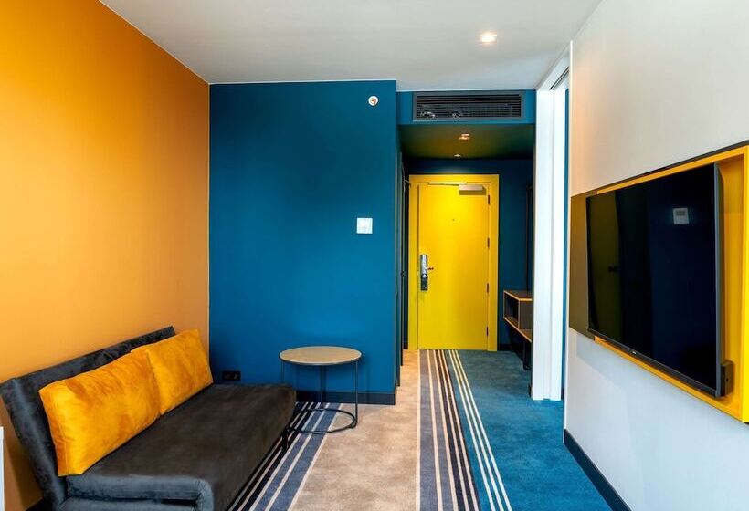 سوییت با چشمانداز دریا, Ibis Styles Batumi