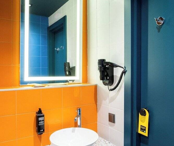 سوییت با چشمانداز دریا, Ibis Styles Batumi