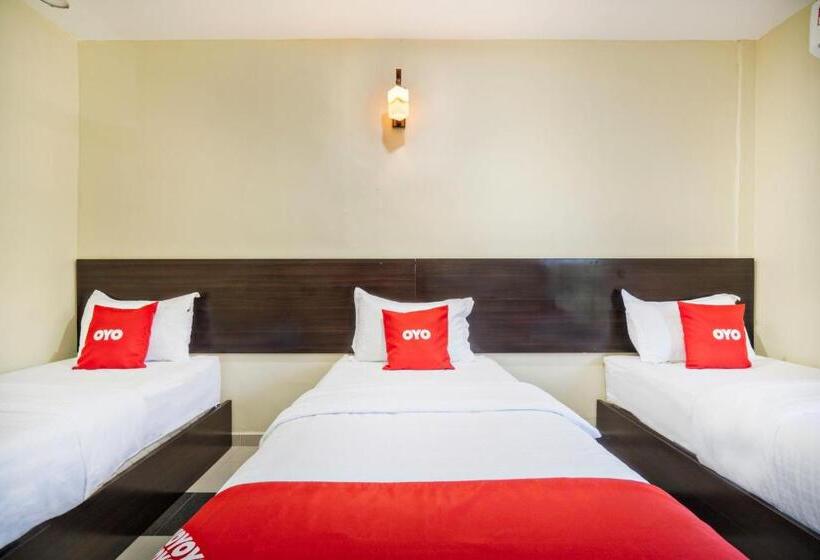 豪华三人间, Oyo 89960 Manjung Inn