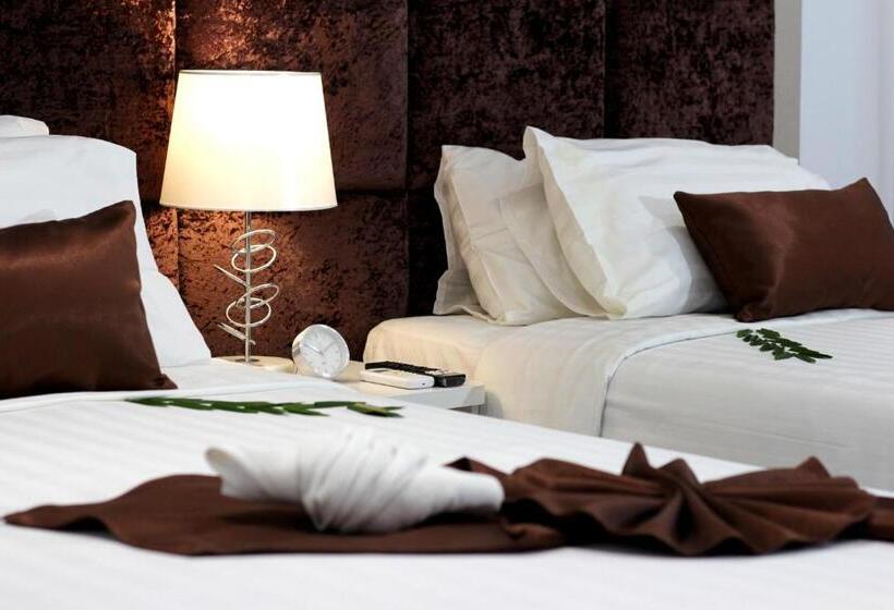 اتاق لوکس, Pooh Beach Resort & Spa