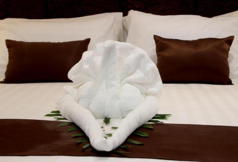 اتاق لوکس, Pooh Beach Resort & Spa