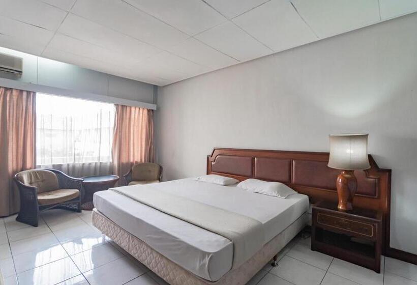 Номер Стандарт, Istana Hotel Bandung Mitra Reddoorz