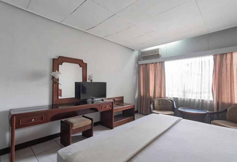 Номер Стандарт, Istana Hotel Bandung Mitra Reddoorz