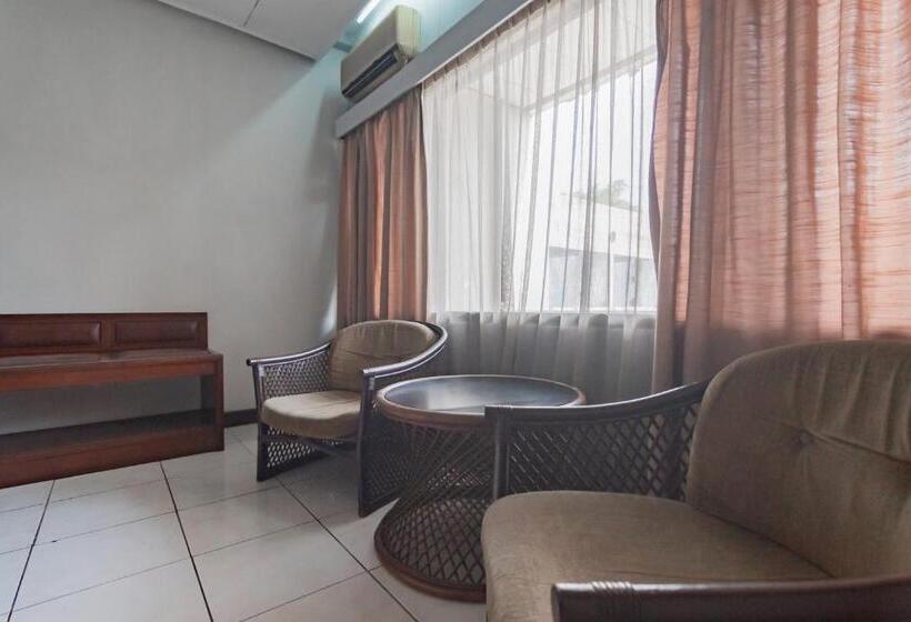 Номер Стандарт, Istana Hotel Bandung Mitra Reddoorz