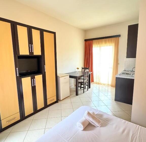 Номер Deluxe с Балконом, Ksamil Harmony Studios