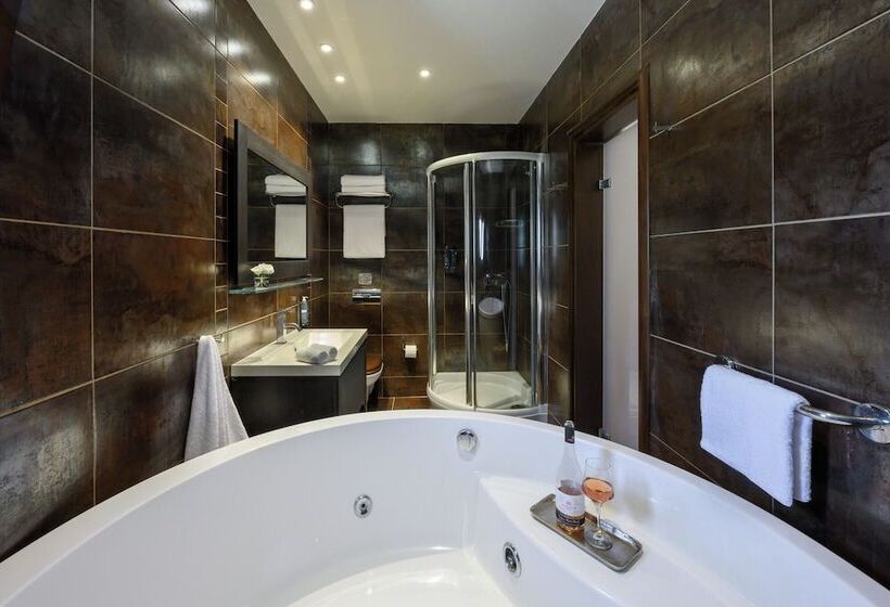 발코니가 있는 스위트, Elisso