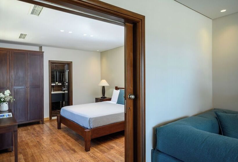 발코니가 있는 스위트, Elisso