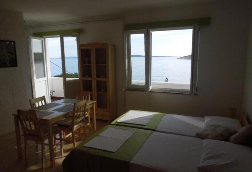 Студио Стандарт с Балконом, Apartments Julia