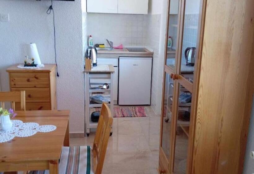 Студио Стандарт с Балконом, Apartments Julia