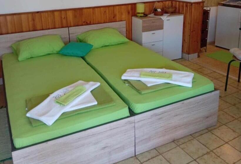 Студио Стандарт с Террасой, Apartments Julia