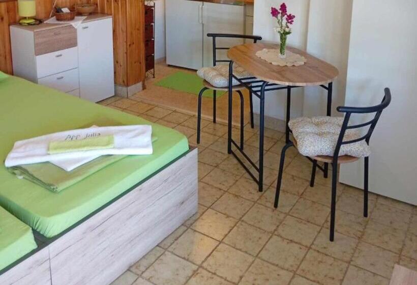 Студио Стандарт с Террасой, Apartments Julia